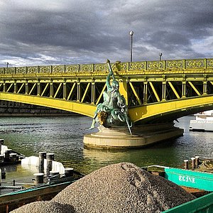 Pont de Mirabeau, Abendsonne, nach dem Regen